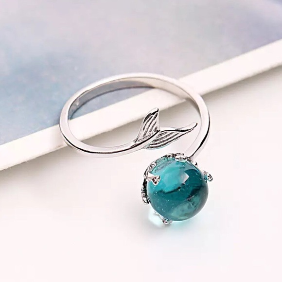 Jewelry - LAST ONE! Sterling Silver Mermaid Tail Bubble Ring
